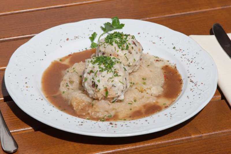 Speckknödel auf der Falzturn