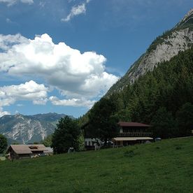 Alpengasthaus Falzturn mit Terrasse