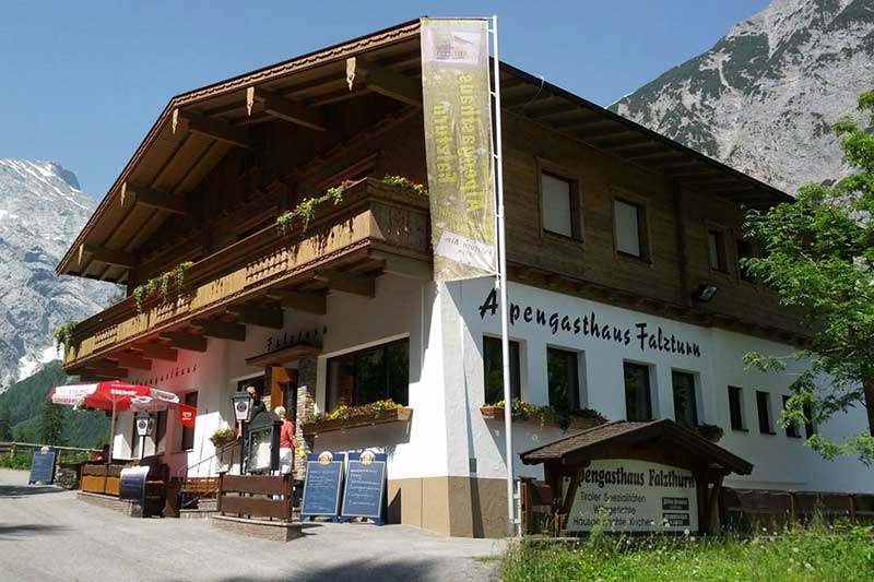 Alm im Karwendelgebirge