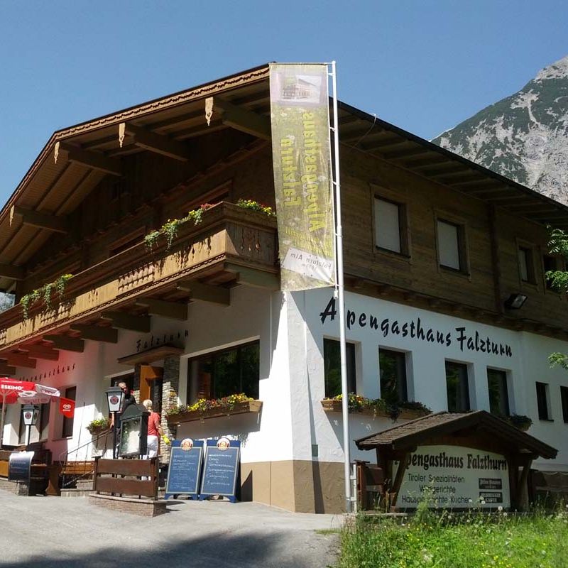 Alpengasthof mit Sommer-Gastgarten in Pertisau